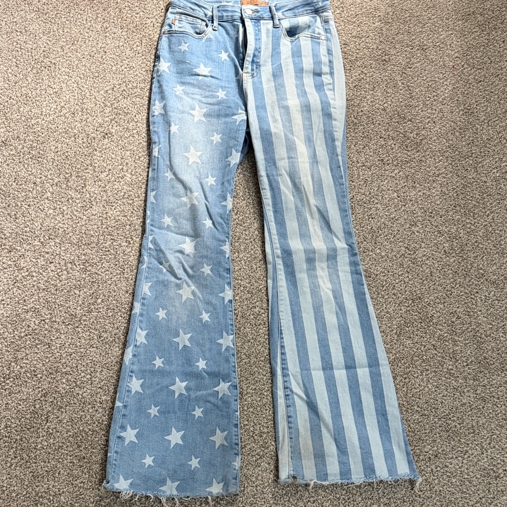 Judy Blue Light Blue Star and Stripe Flare Jeans